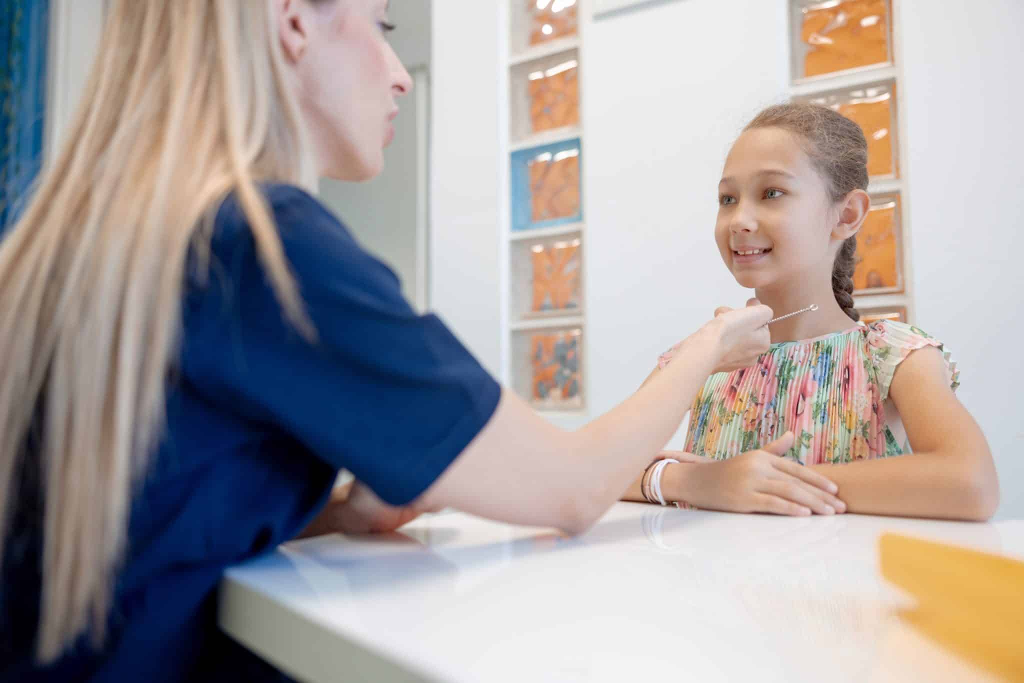 L&rsquo;orthophoniste : connaître son rôle dans le cadre des aides auditives